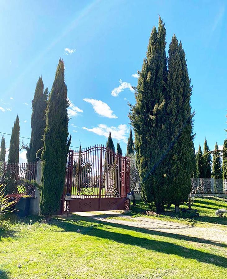 Maison D'Hotes, Superbe Et Spacieuse ,Dans Un Cadre Charmant Calme Et Verdoyant Pernes-les-Fontaines Exterior foto